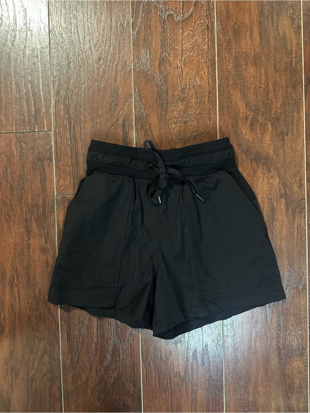 Lululemon Dance Studio Size 0 High-Rise
Short 3.5' Black